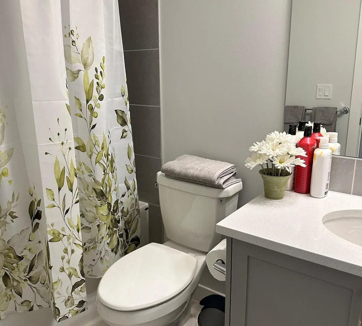 The Modern Nest-One Bedroom Basement Suite YYC Canadá